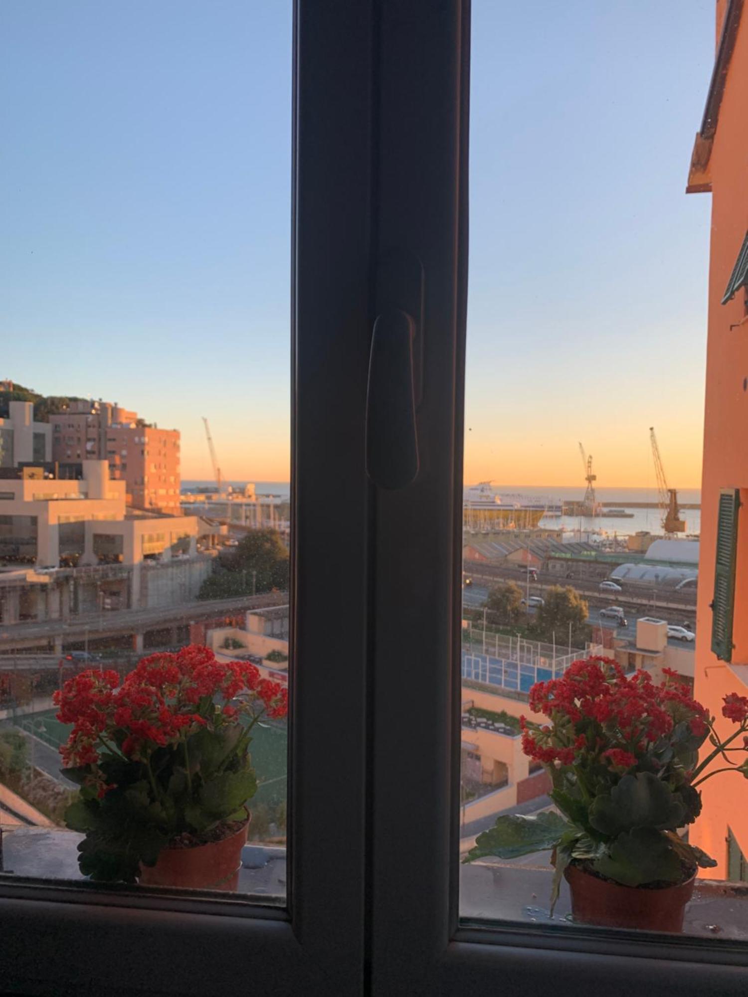 Ferienwohnung La Soffitta Sul Porto Genua Exterior foto